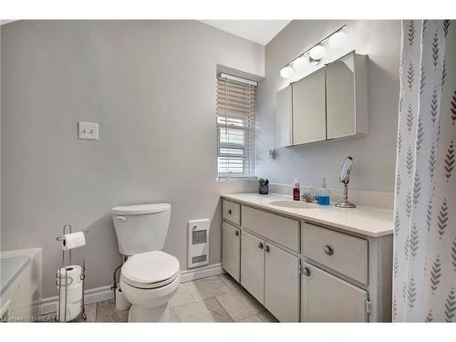 103 William Street, Brantford, ON - Indoor Photo Showing Bathroom