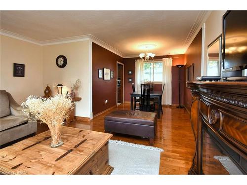 20 Northgate Drive, Hamilton, ON - Indoor Photo Showing Living Room