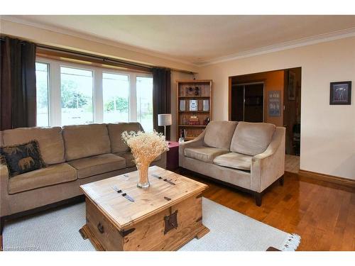 20 Northgate Drive, Hamilton, ON - Indoor Photo Showing Living Room