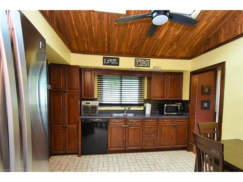 20 Northgate Drive, Hamilton, ON - Indoor Photo Showing Kitchen With Double Sink