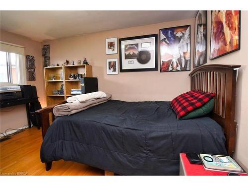 20 Northgate Drive, Hamilton, ON - Indoor Photo Showing Bedroom