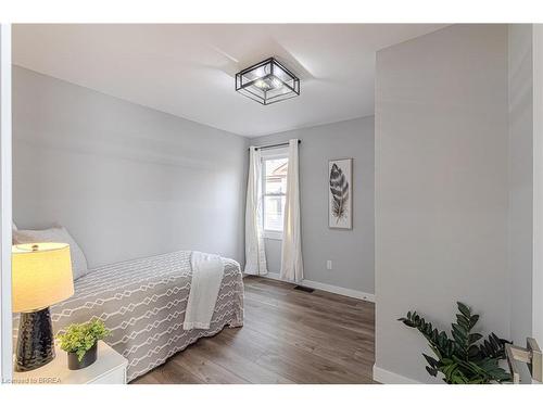 27 Glanville Avenue, Brantford, ON - Indoor Photo Showing Bedroom