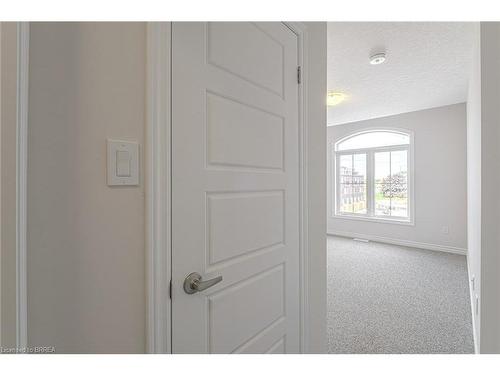 155-677 Park Road N, Brantford, ON - Indoor Photo Showing Other Room