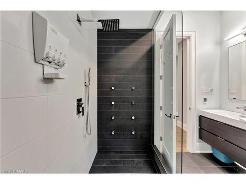 1 Gaywood Gardens, Brantford, ON - Indoor Photo Showing Bathroom