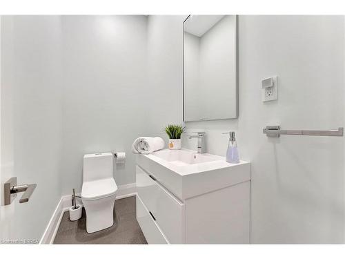 1 Gaywood Gardens, Brantford, ON - Indoor Photo Showing Bathroom