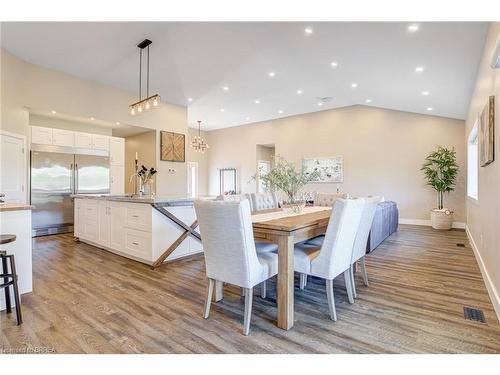 180 Royal Oak Road, Cambridge, ON - Indoor Photo Showing Dining Room