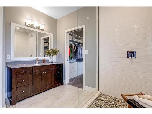 180 Royal Oak Road, Cambridge, ON - Indoor Photo Showing Bathroom