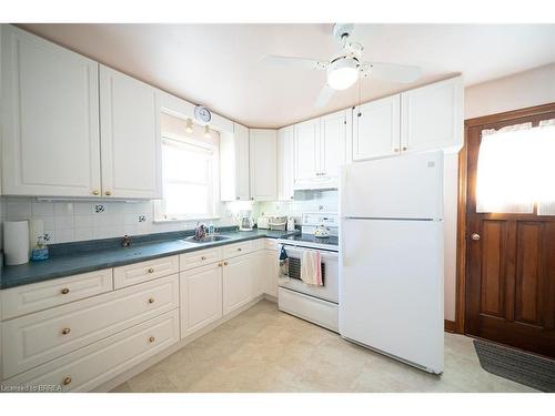 9 Willow Drive, Brantford, ON - Indoor Photo Showing Kitchen