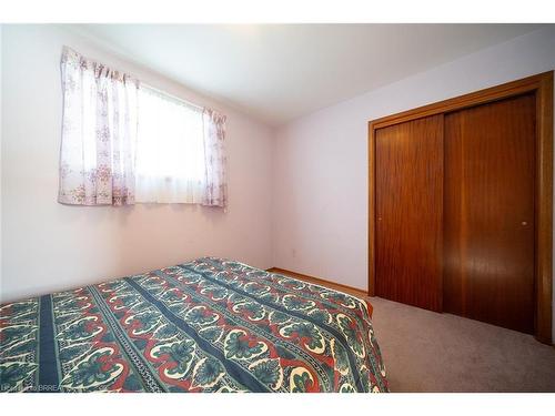 9 Willow Drive, Brantford, ON - Indoor Photo Showing Bedroom