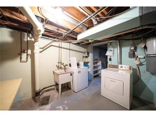 9 Willow Drive, Brantford, ON - Indoor Photo Showing Laundry Room