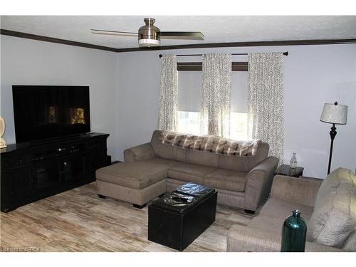 191A-99 Fourth Concession Road, Burford, ON - Indoor Photo Showing Living Room