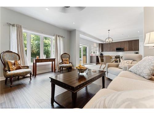 8 Lorne Card Drive, Paris, ON - Indoor Photo Showing Living Room