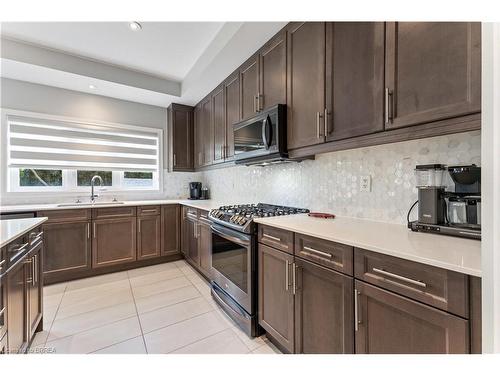 8 Lorne Card Drive, Paris, ON - Indoor Photo Showing Kitchen With Upgraded Kitchen