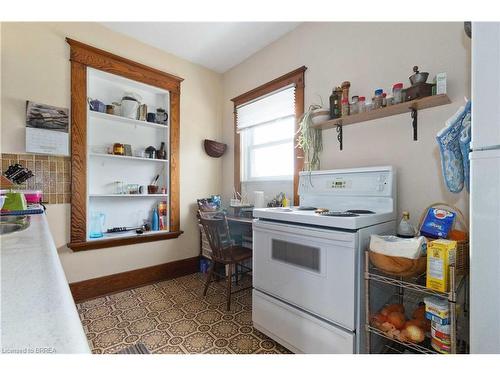 116 Terrace Hill Street, Brantford, ON - Indoor Photo Showing Kitchen