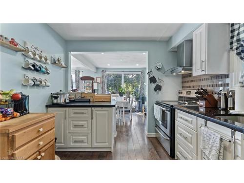 26 Westbrier Knoll, Brantford, ON - Indoor Photo Showing Kitchen With Upgraded Kitchen