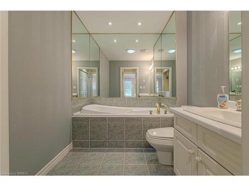 40 Hardy Road, Brantford, ON - Indoor Photo Showing Bathroom