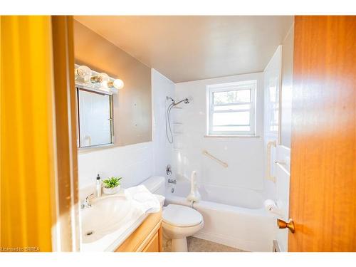 407-87 St George Street, Brantford, ON - Indoor Photo Showing Bathroom