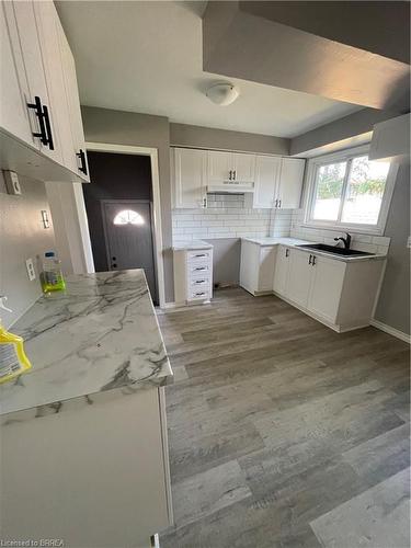 44 Raleigh Street, Brantford, ON - Indoor Photo Showing Kitchen