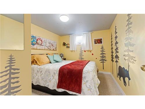 28 Lake Road, Selkirk, ON - Indoor Photo Showing Bedroom