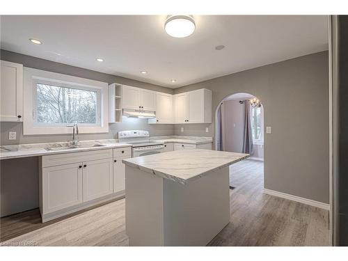 534 Mount Pleasant Road, Brantford, ON - Indoor Photo Showing Kitchen