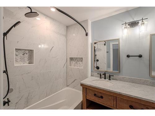 534 Mount Pleasant Road, Brantford, ON - Indoor Photo Showing Bathroom