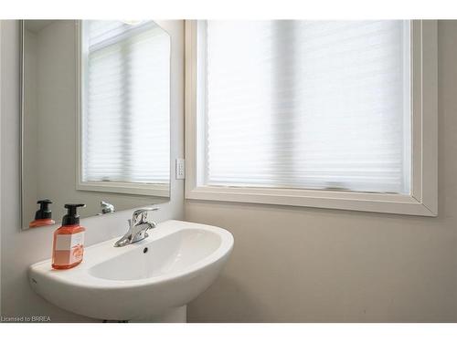 57-2 Willow Street, Paris, ON - Indoor Photo Showing Bathroom