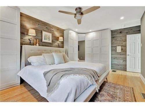 150 Hatton Drive, Ancaster, ON - Indoor Photo Showing Bedroom