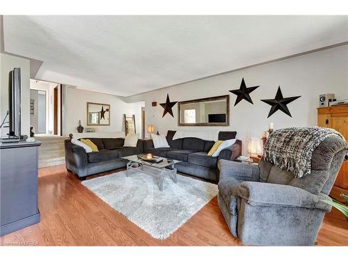 37 Miller Crescent, Simcoe, ON - Indoor Photo Showing Living Room