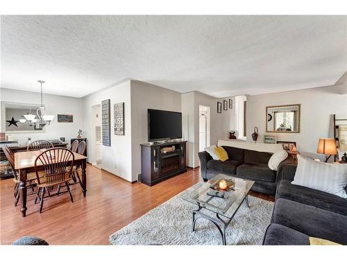 37 Miller Crescent, Simcoe, ON - Indoor Photo Showing Living Room