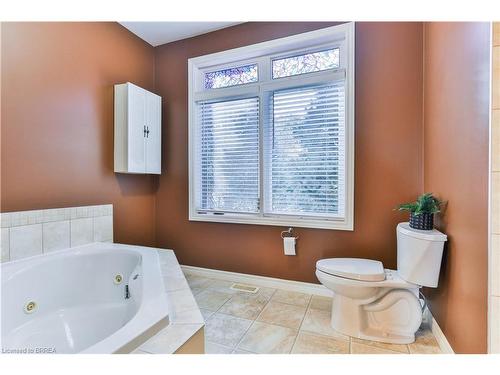 119A Duncombe Road, Waterford, ON - Indoor Photo Showing Bathroom