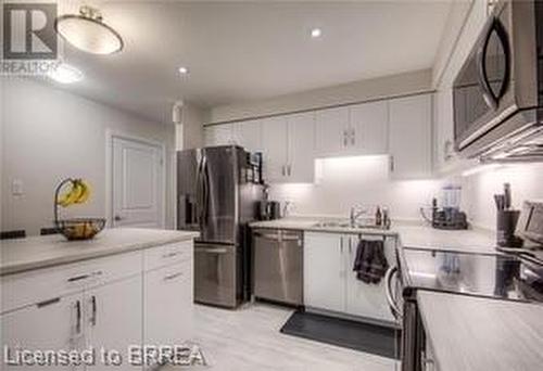 A4-145 South Creek Drive, Kitchener, ON - Indoor Photo Showing Kitchen With Upgraded Kitchen