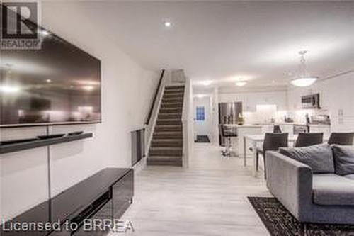 A4-145 South Creek Drive, Kitchener, ON - Indoor Photo Showing Living Room