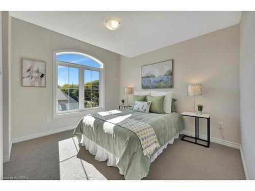 159-677 Park Road N, Brantford, ON - Indoor Photo Showing Bedroom