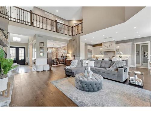 24 Tedley Boulevard, Brantford, ON - Indoor Photo Showing Living Room