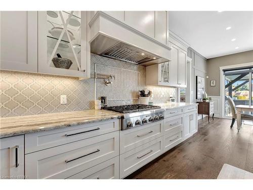 24 Tedley Boulevard, Brantford, ON - Indoor Photo Showing Kitchen With Upgraded Kitchen