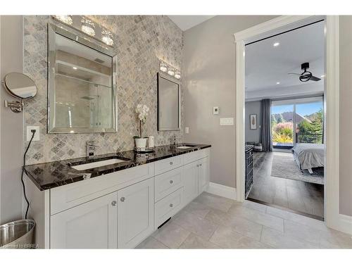 24 Tedley Boulevard, Brantford, ON - Indoor Photo Showing Bathroom