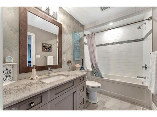 24 Tedley Boulevard, Brantford, ON - Indoor Photo Showing Bathroom