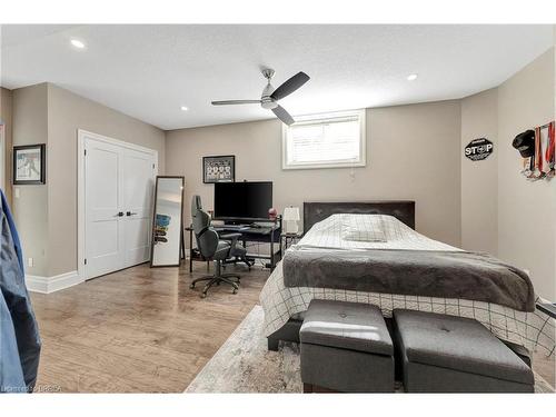 24 Tedley Boulevard, Brantford, ON - Indoor Photo Showing Bedroom