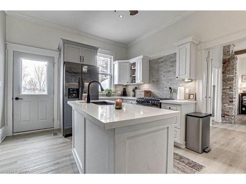 251 Upper Queen Street, Thames Centre, ON - Indoor Photo Showing Kitchen With Upgraded Kitchen