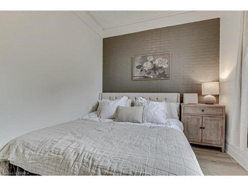 251 Upper Queen Street, Thames Centre, ON - Indoor Photo Showing Bedroom