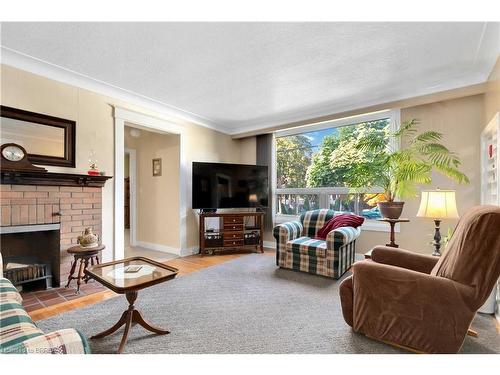 265 Park Avenue, Brantford, ON - Indoor Photo Showing Living Room With Fireplace