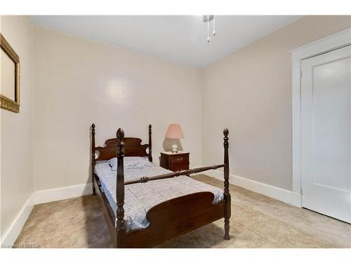 265 Park Avenue, Brantford, ON - Indoor Photo Showing Bedroom