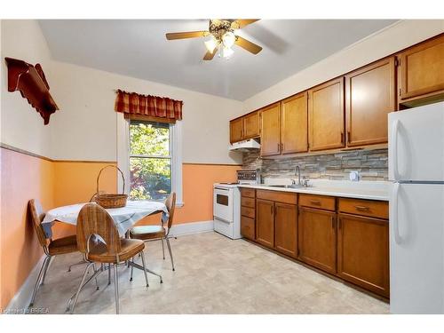 265 Park Avenue, Brantford, ON - Indoor Photo Showing Kitchen