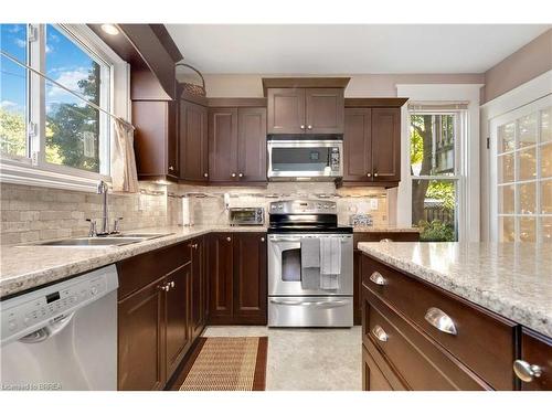 265 Park Avenue, Brantford, ON - Indoor Photo Showing Kitchen With Upgraded Kitchen