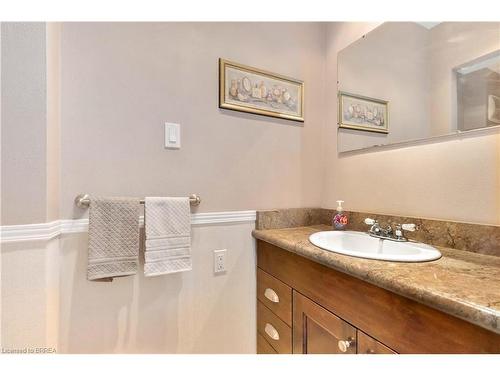 265 Park Avenue, Brantford, ON - Indoor Photo Showing Bathroom