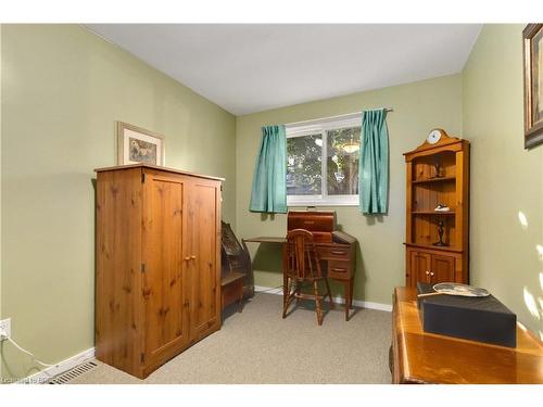 265 Park Avenue, Brantford, ON - Indoor Photo Showing Bedroom