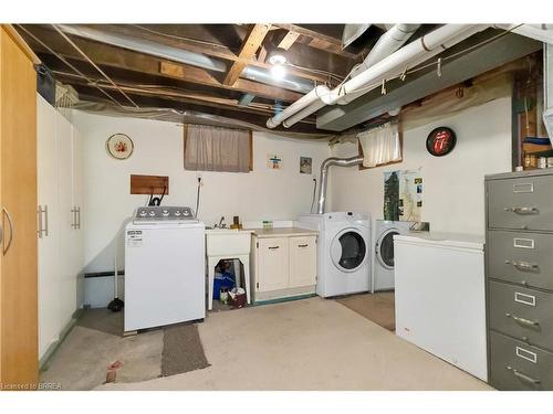 265 Park Avenue, Brantford, ON - Indoor Photo Showing Laundry Room