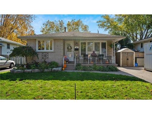 22 Walsh Court, Brantford, ON - Outdoor With Deck Patio Veranda