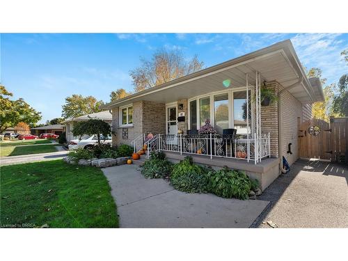 22 Walsh Court, Brantford, ON - Outdoor With Deck Patio Veranda