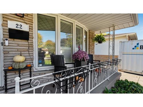 22 Walsh Court, Brantford, ON - Outdoor With Deck Patio Veranda With Exterior